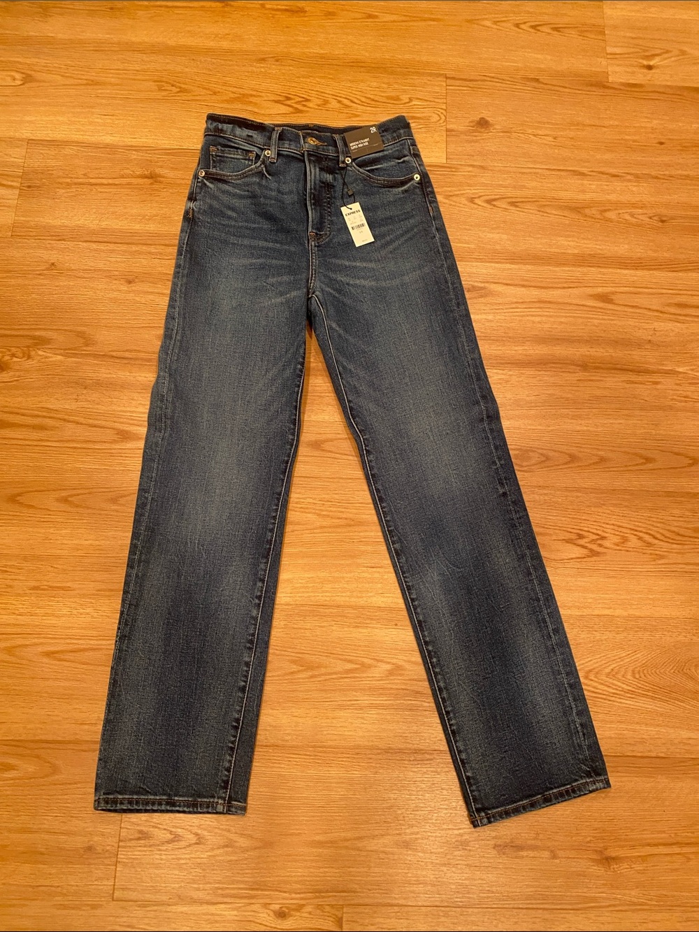 BNWT Express Modern Straight Super High Rise jeans